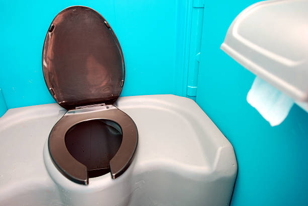 Porta potty delivery and setup in Newton, AL